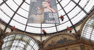Attivisti di Greenpeace a Milano: “Versace detox now”