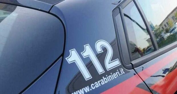 Grottaminarda, furto di un pc in un esercizio commerciale: 40enne denunciata dai Carabinieri