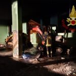 Mercogliano, a fuoco nella notte un escavatore: indagini in corso da parte dei Carabinieri